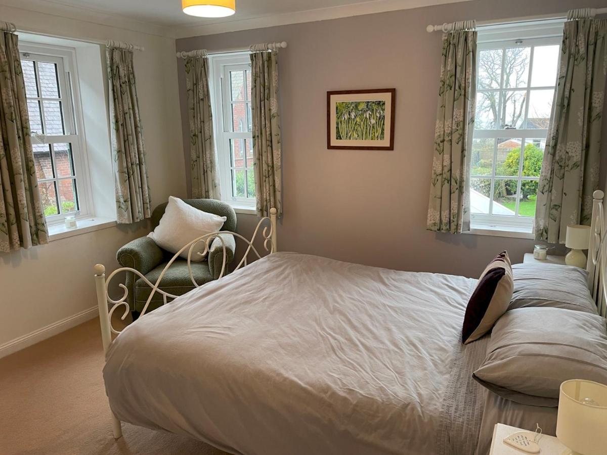 Pass The Keys Charming 3Br Listed Cottage In Historic Wigtown 뉴튼스튜어트 외부 사진